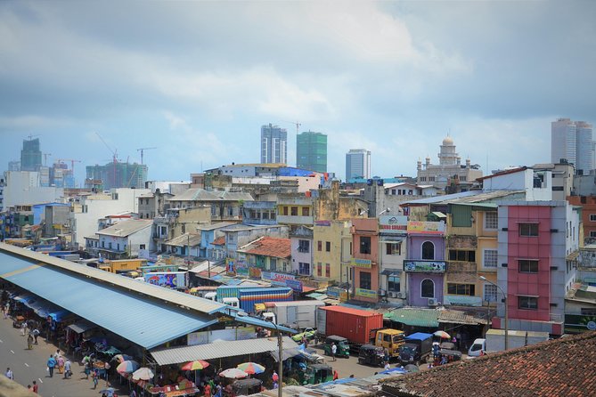 Tuk It Easy Colombo - Tuk Tuk Reality Check: Traffic Feels Fast, But Drivers Manage It