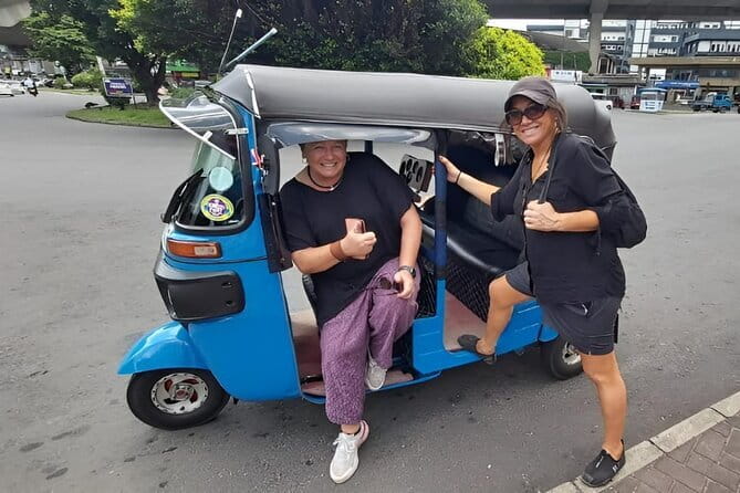 Tuk tuk colombo Sightseeing tour - Stop-by-stop: from Galle Face Green to the Red Mosque