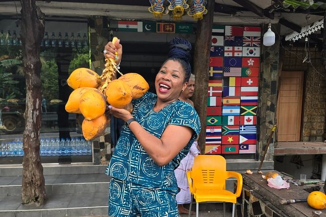 Tuk Tuk safari capital Colombo (Food and Entry Fees) Including - Gangaramaya Temple, plus the taste of Sri Lankan culture beyond photos