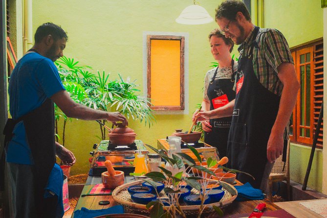 Vegan Cooking Class Colombo with Market Tour - The villa start: fresh drinks, check-in, and a calmer Colombo